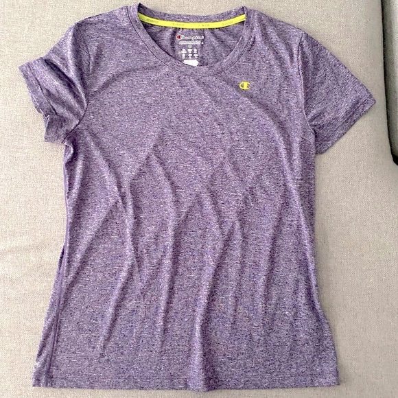 💜CHAMPION💜 T-Shirt in purple. Size medium. - Picture 3 of 8